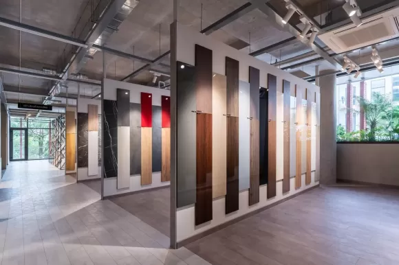 SHOWROOM